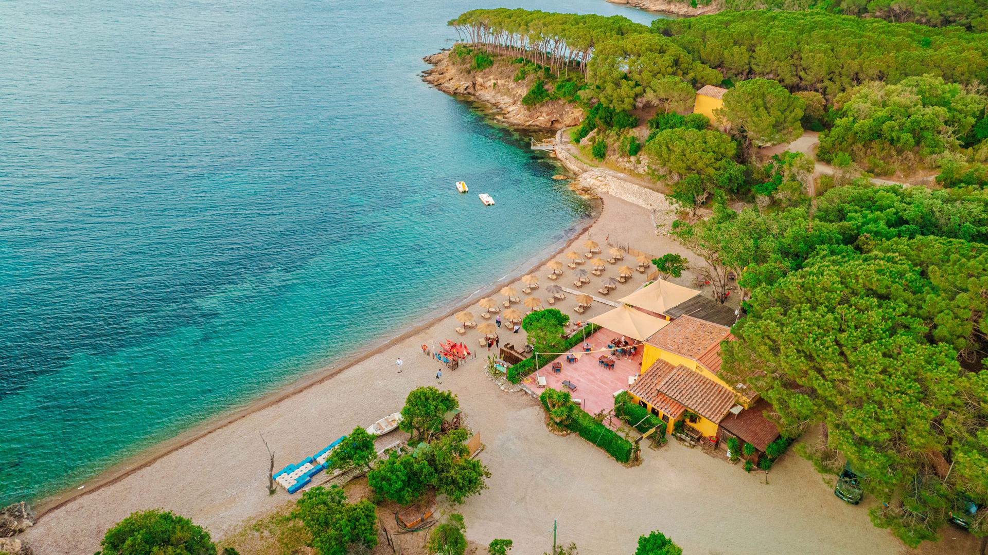 La costa della Tenuta delle Ripalte, tra mare turchese e pineta